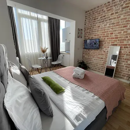 Bricks Апартаменты Тирана