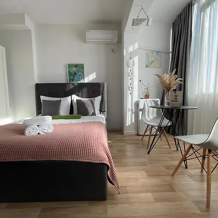 Bricks Апартаменты *