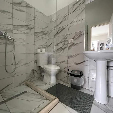 Bricks * Тирана